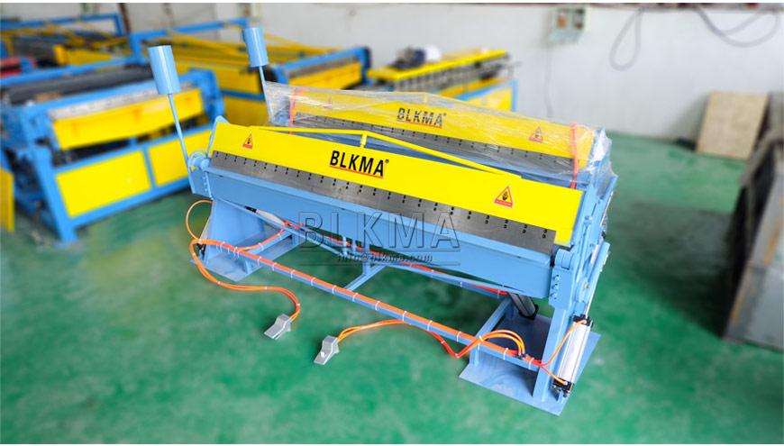 Pneumatic Folding Machine