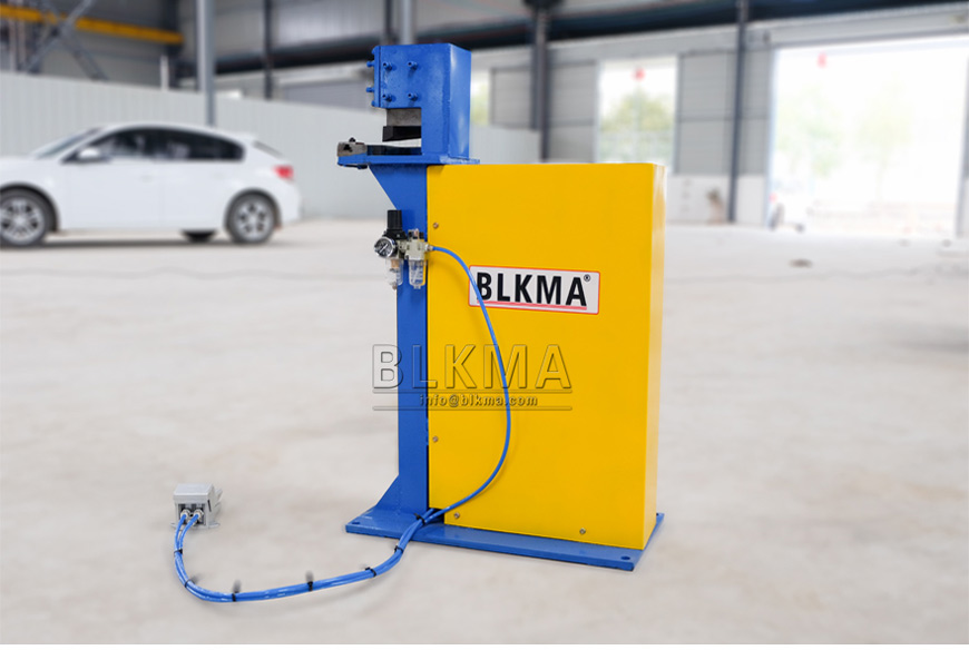 Pneumatic Angle Shearing Machine